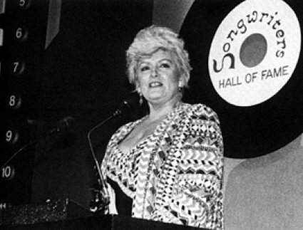 BMI President Frances Preston pays tribute to 1991 Inductee Otis Blackwell.