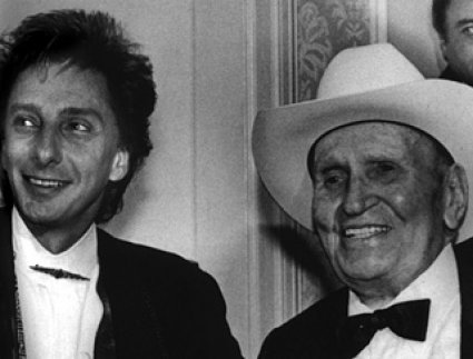 1991 honored such diverse winners as Barry Manilow, Hitmaker Award recipient and the legendary Gene Autry, Lifetime Achievement Award winner.