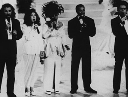 Gary Morris, Melissa Manchester, Patti LaBelle, Jeffrey Osborne, and Buster Poindexter sing the open
