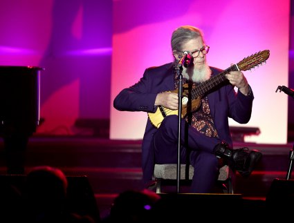 Gustavo Santaolalla performing for Paul Williams