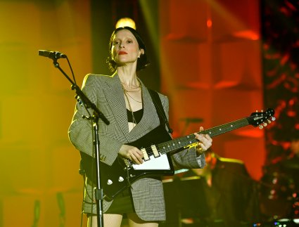 St. Vincent performing for Eurythmics