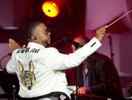 Timbaland performed a medley of his hits 