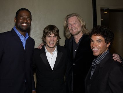 Brian McKnight, Rob Thomas, Dayl Hall, and John Oates