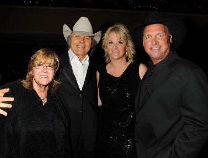 Linda Moran, Dwight Yoakam, Trisha Yearwood, and Garth Brooks