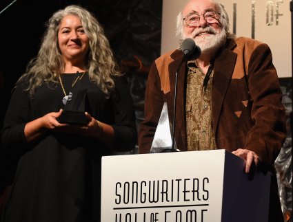 Theresa Garcia, Robert Hunter