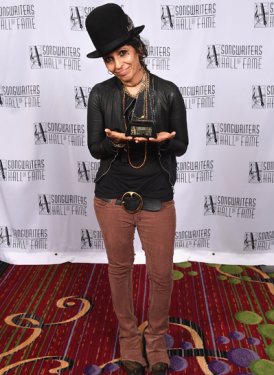 Inductee Linda Perry