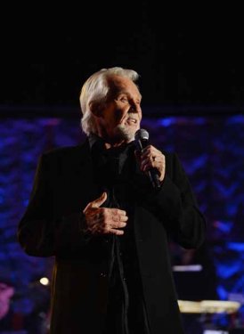 Kenny Rogers performs for Don Schlitz