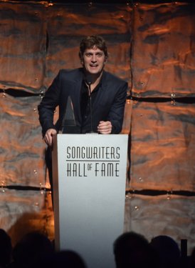 Rob Thomas presents to Benny Blanco