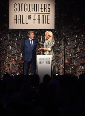 Tony Bennett presents Contemporary Icon Award to Lady Gaga