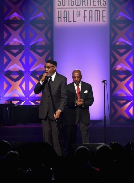 Kenneth Gamble and Leon Huff close the show!