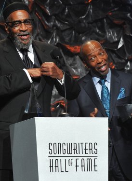 Kenneth Gamble & Leon Huff receiving the prestigious 2014 SHOF Johnny Mercer Award