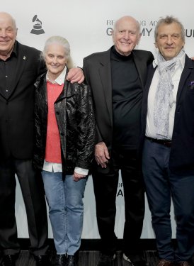 (left to right) SHOF West Coast Committee chair Mary Jo Mennella, SHOF inductees Paul Williams and Charles Fox, West Coast Committee vice chair Barbara Cane, SHOF inductee Mike Stoller, composer Alain Boublil, Filmmaker Danny Gold and GRAMMY Museum Chief Program Officer Rita George