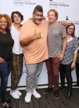 From left to right: SHOF West Coast Committee Barbara Cane (Event Chair), Casey Robison, Donna Casseine, Teddy Geiger, Oak Felder, Dave Bassett, Shirley Halperin (Executive Editor Music, Variety & Moderator), Mary Jo Mennella (SHOF Board Member & West Coast Chair) and busbee